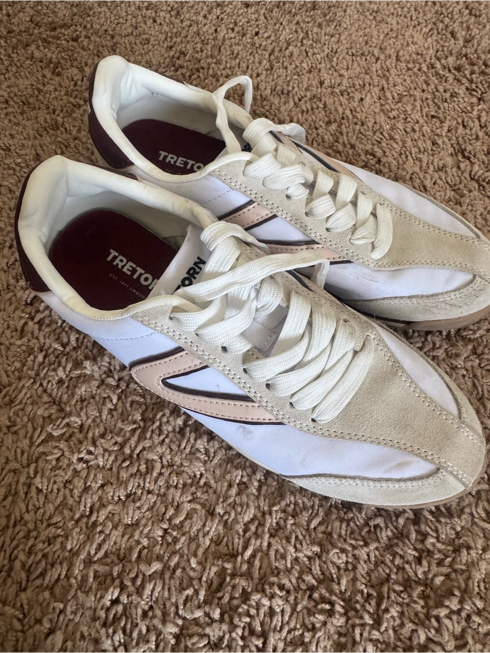 Tretorn White & Burgandy Tennis Sneakers